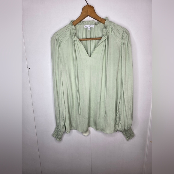 Maison D'Amelie Boho Pale Green Top With Soft Pleating And Gathered Cuffs.small - Picture 1 of 11